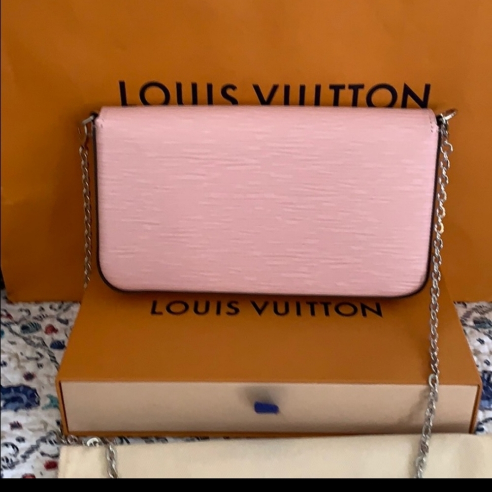 24 hour sale only LV PINK EPI FELICIE PRISTINE - Picture 2 of 5